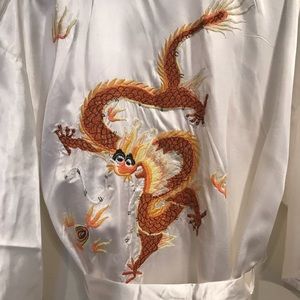 Vintage Dragon Embroidered White Long Kimono Robe M